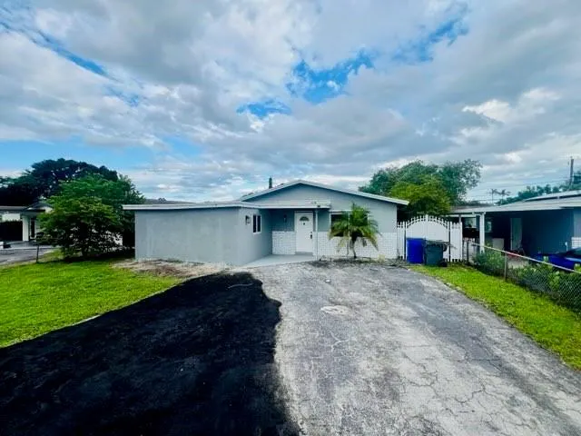 3231 N 72nd Way