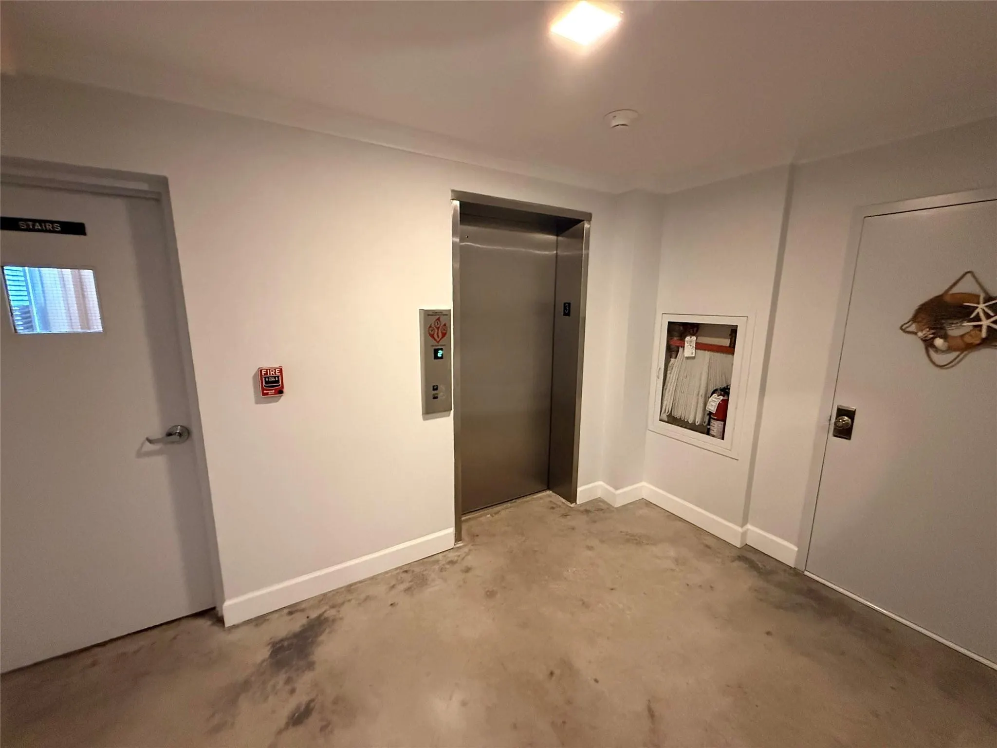 3212 NE 12th St, #303