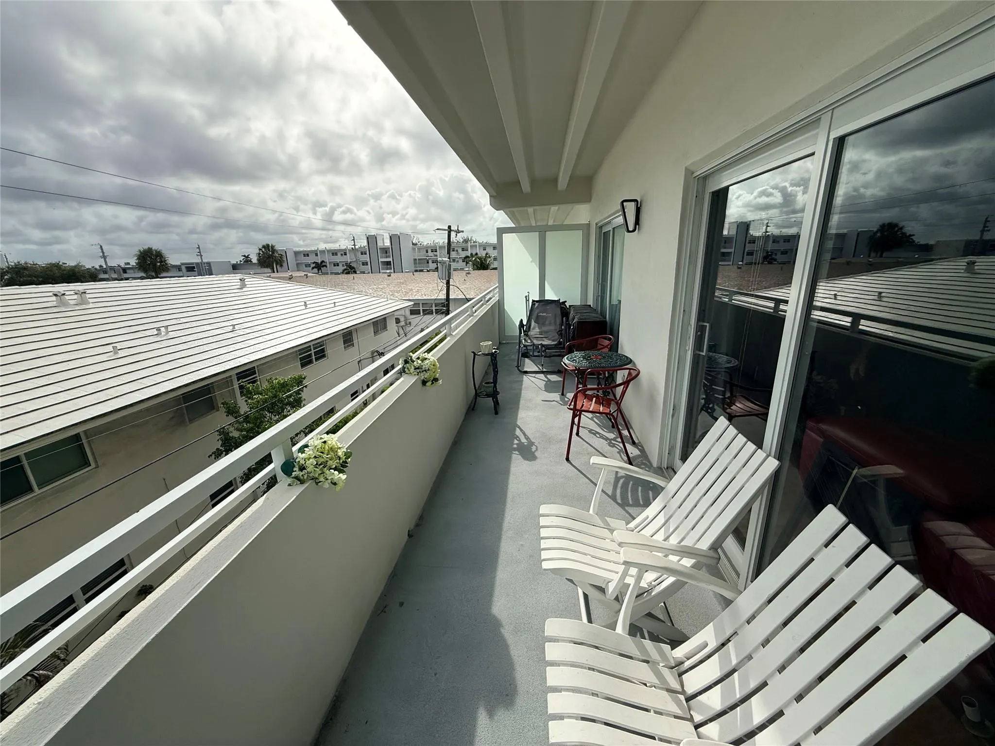 3212 NE 12th St, #303