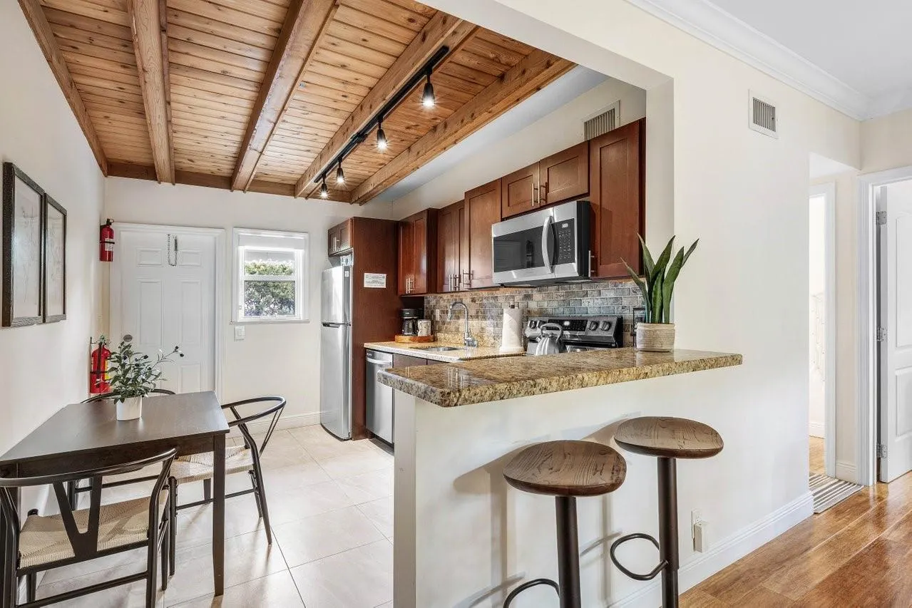615 NE 9th Ave, #51