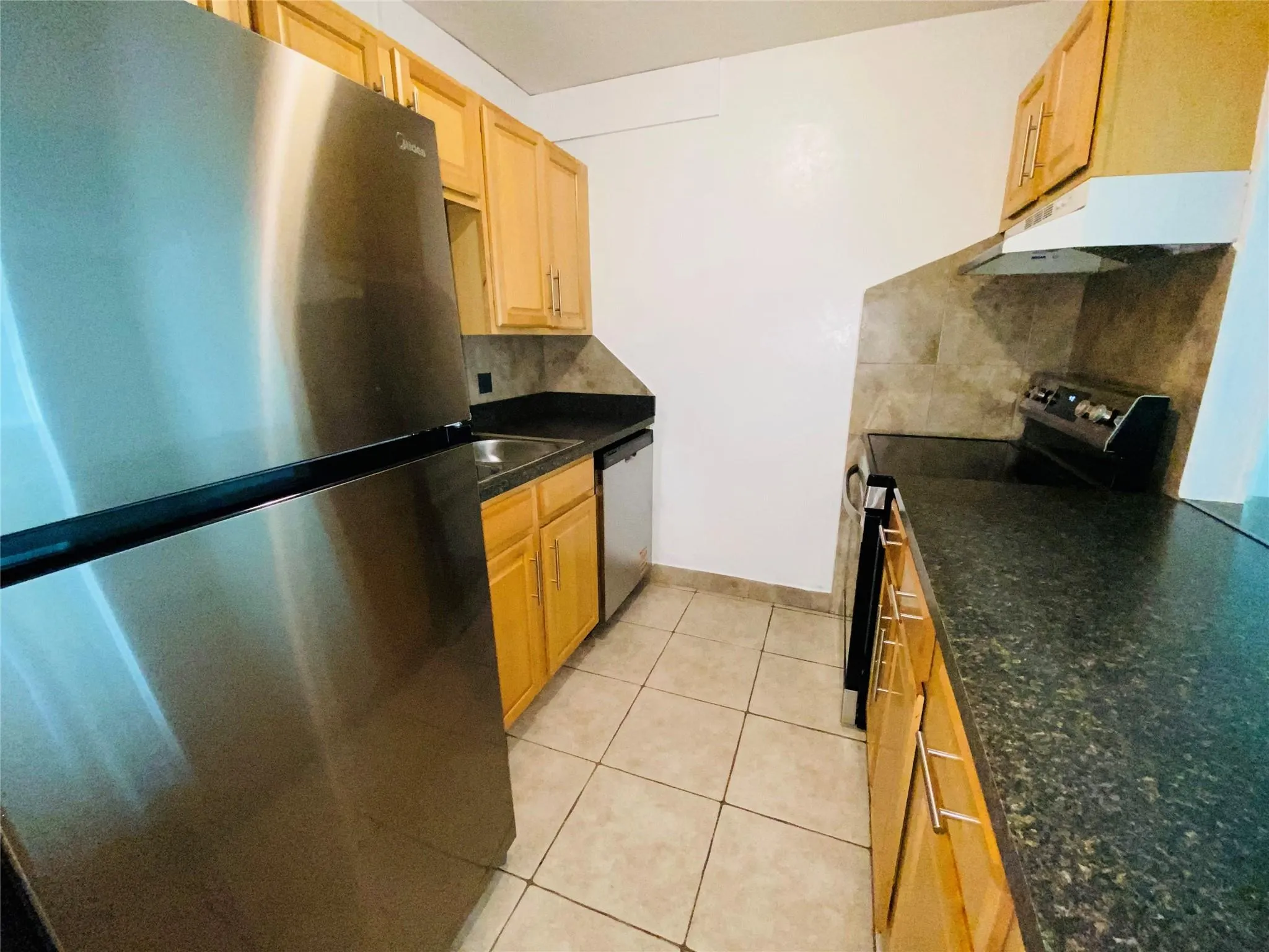 11380 NW 39th St