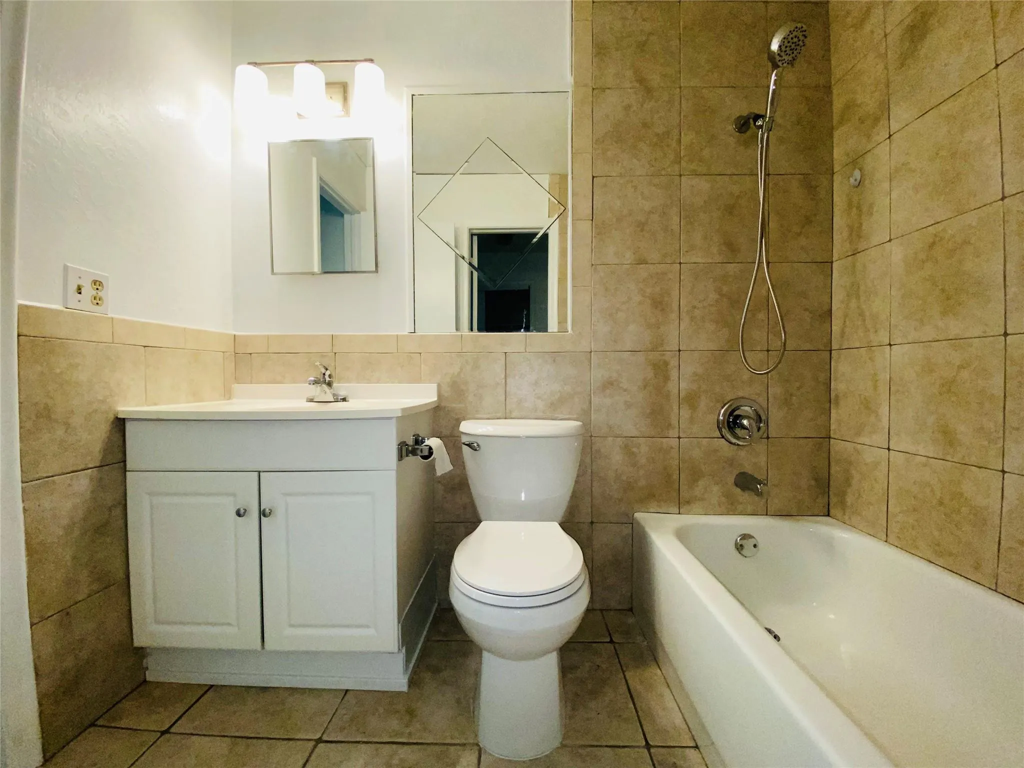 11380 NW 39th St