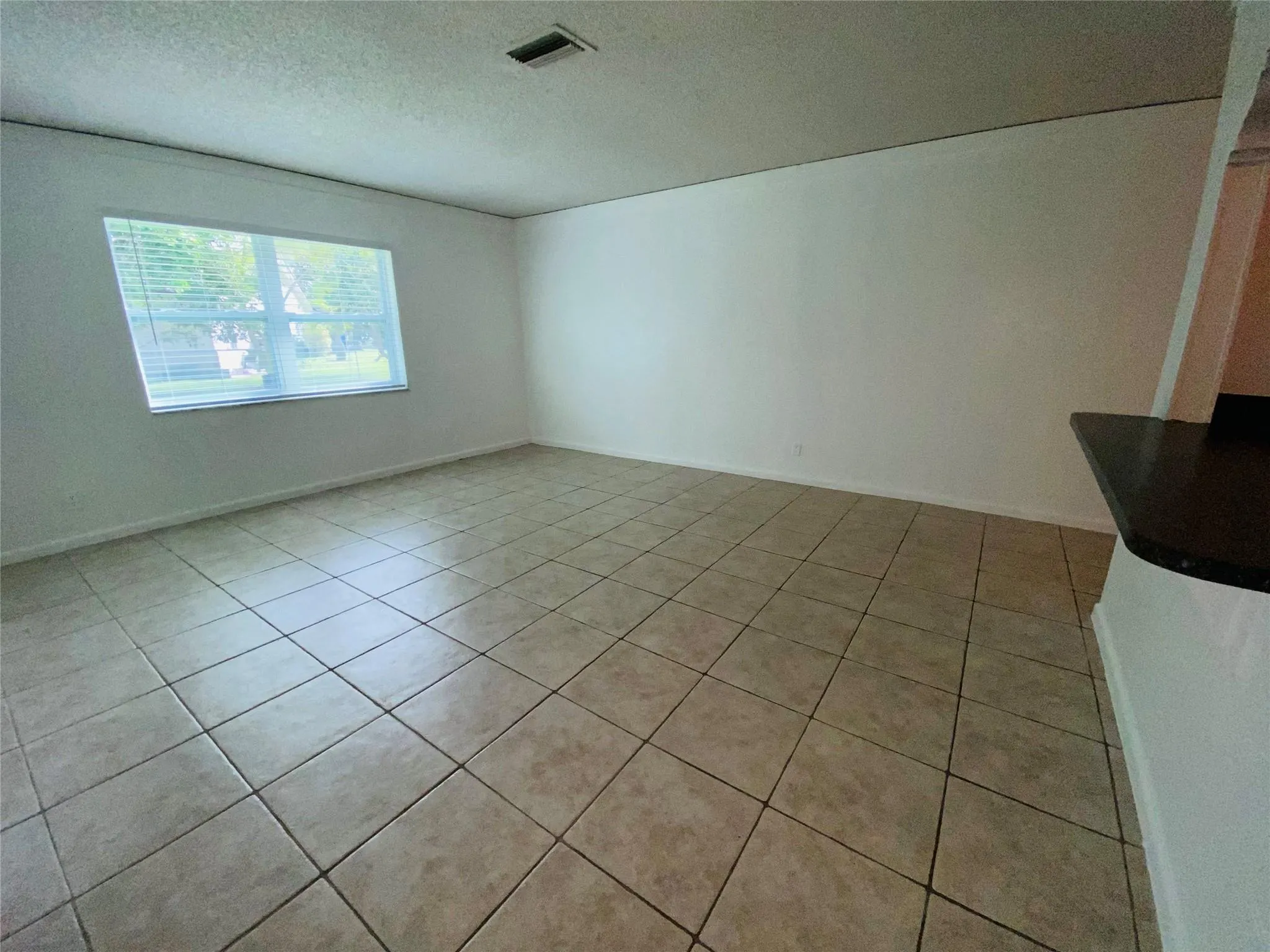 11380 NW 39th St