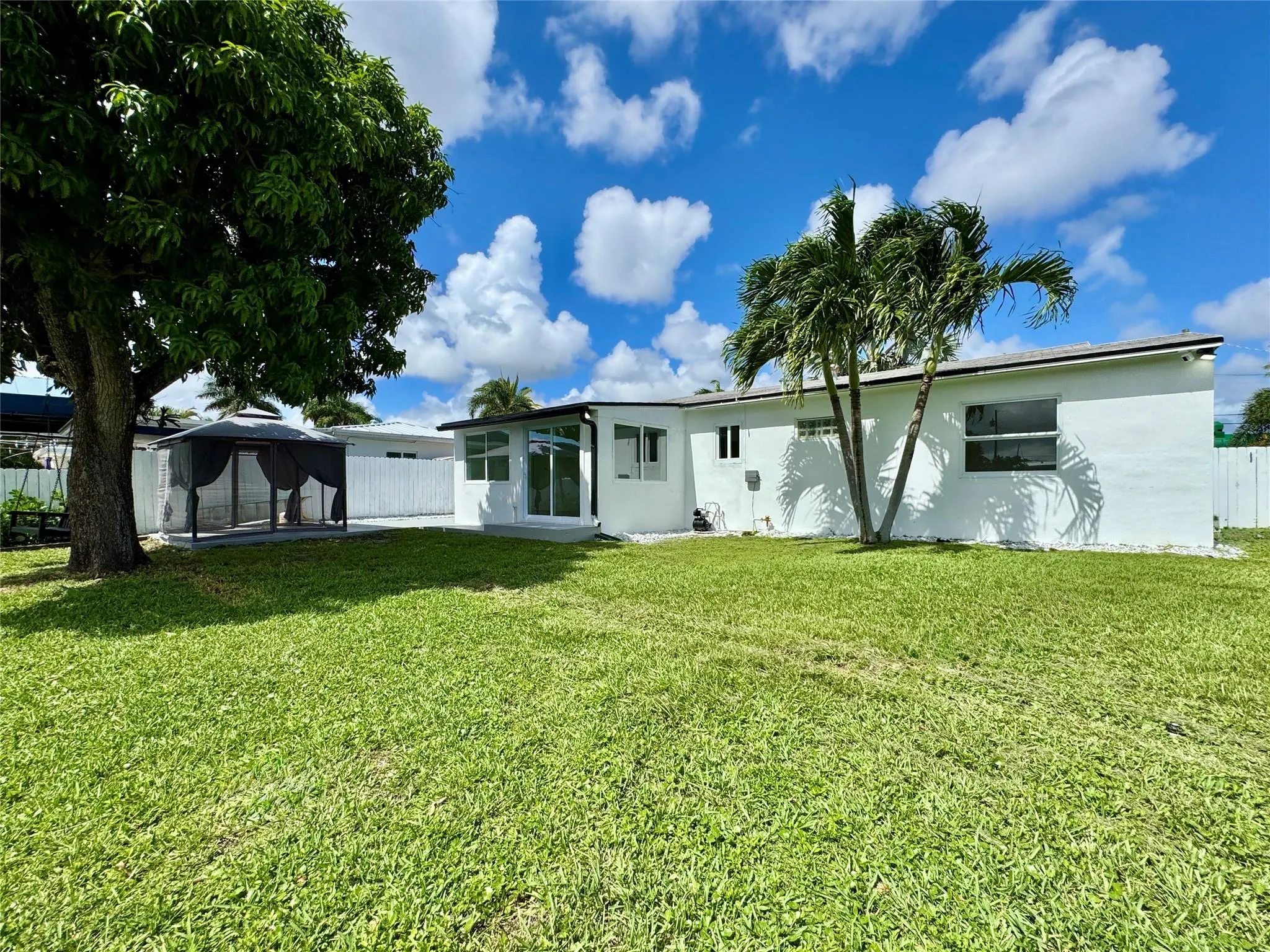 1008 Mango Isle