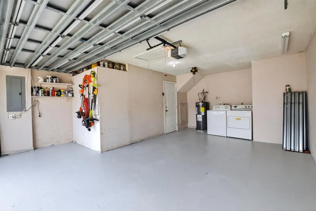 6044 STRAWBERRY FIELDS Way
