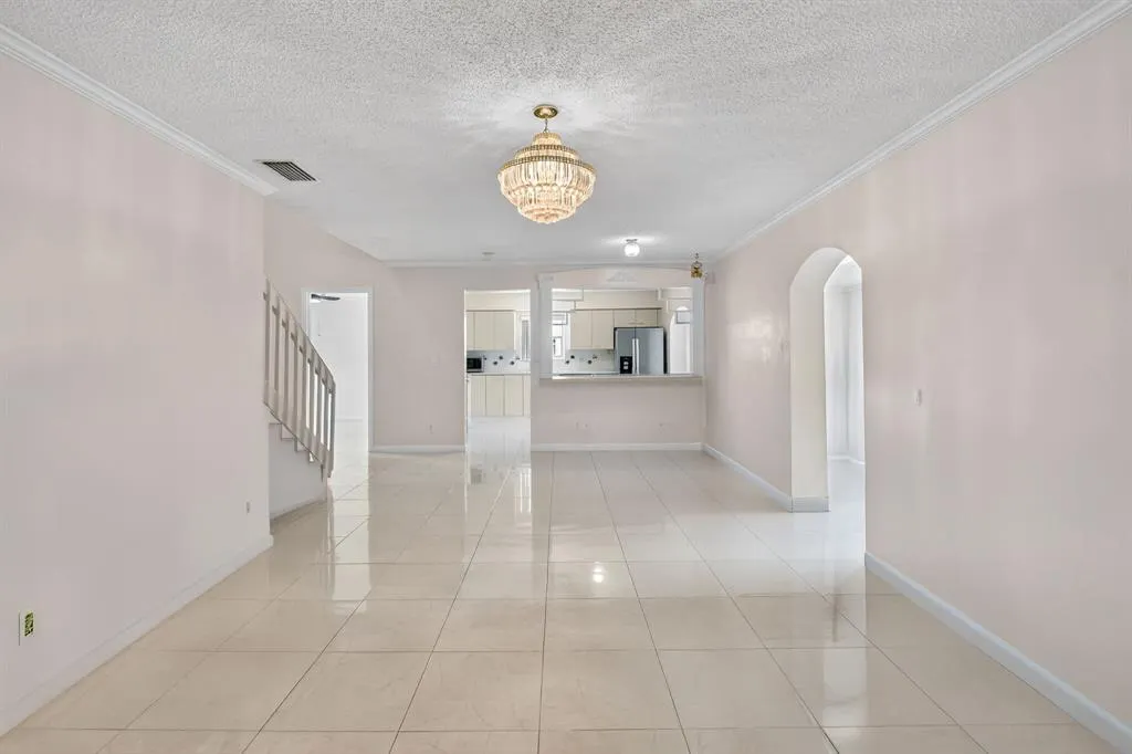 6044 STRAWBERRY FIELDS Way