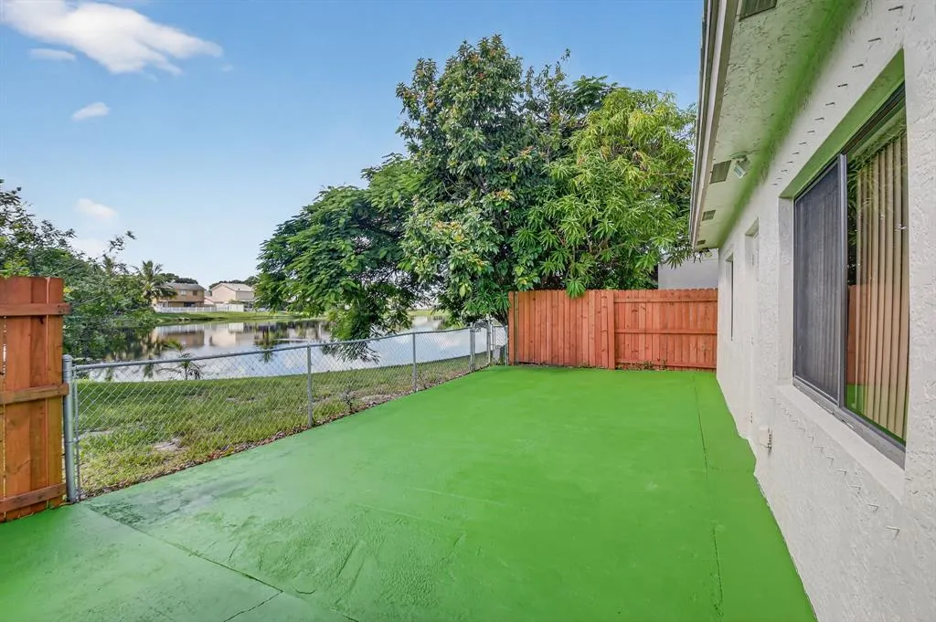 6044 STRAWBERRY FIELDS Way