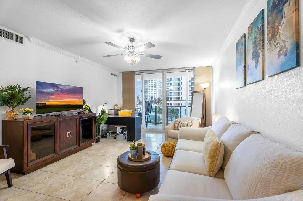 2501 S Ocean Dr, #517