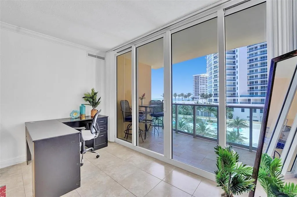 2501 S Ocean Dr, #517