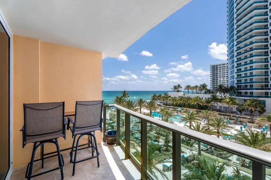 2501 S Ocean Dr, #517