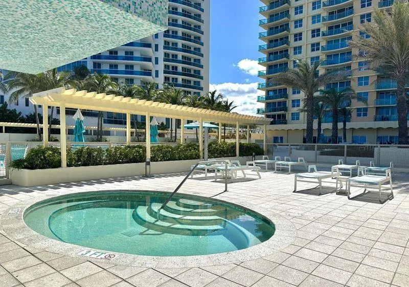 2501 S Ocean Dr, #517