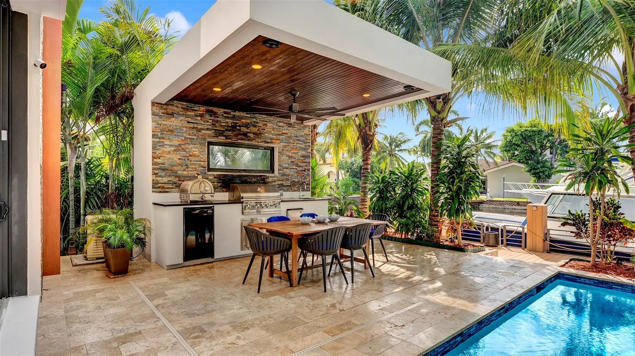 609 Poinciana Dr