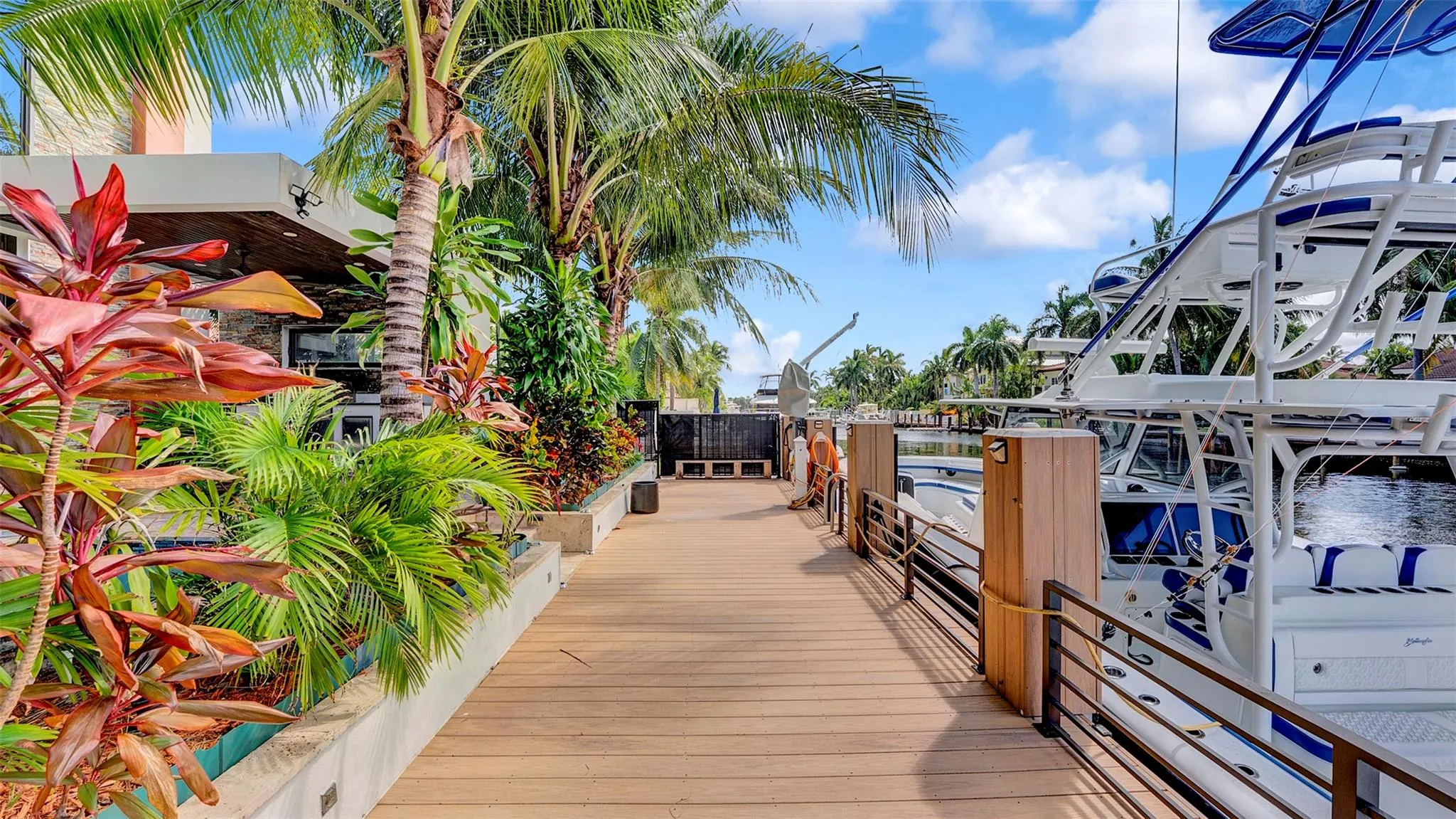 609 Poinciana Dr