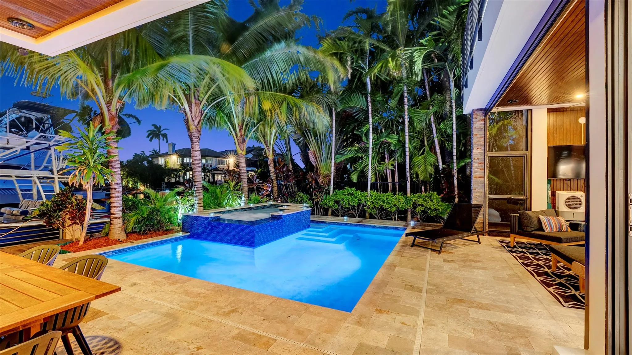 609 Poinciana Dr