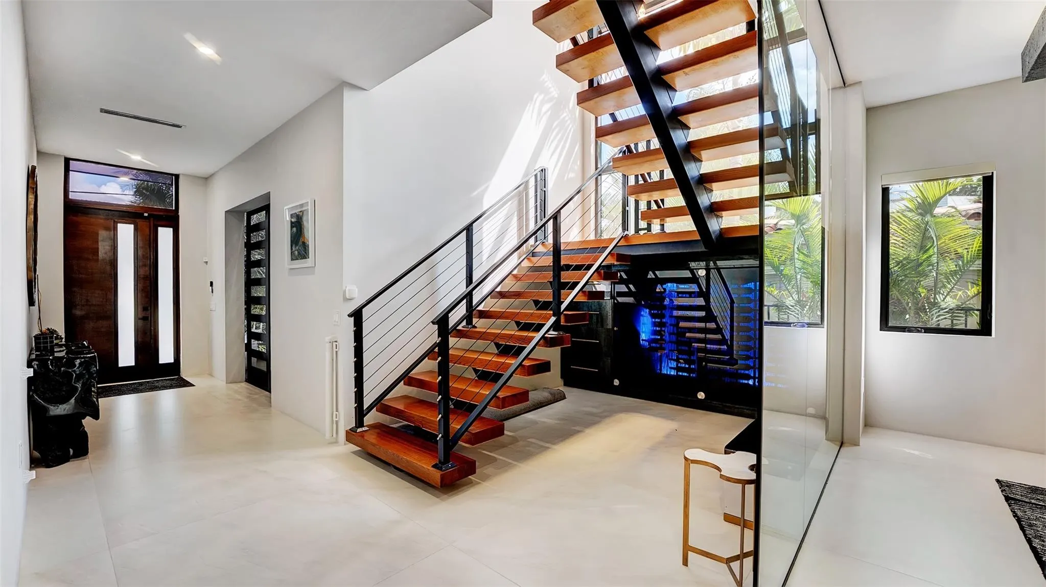 609 Poinciana Dr