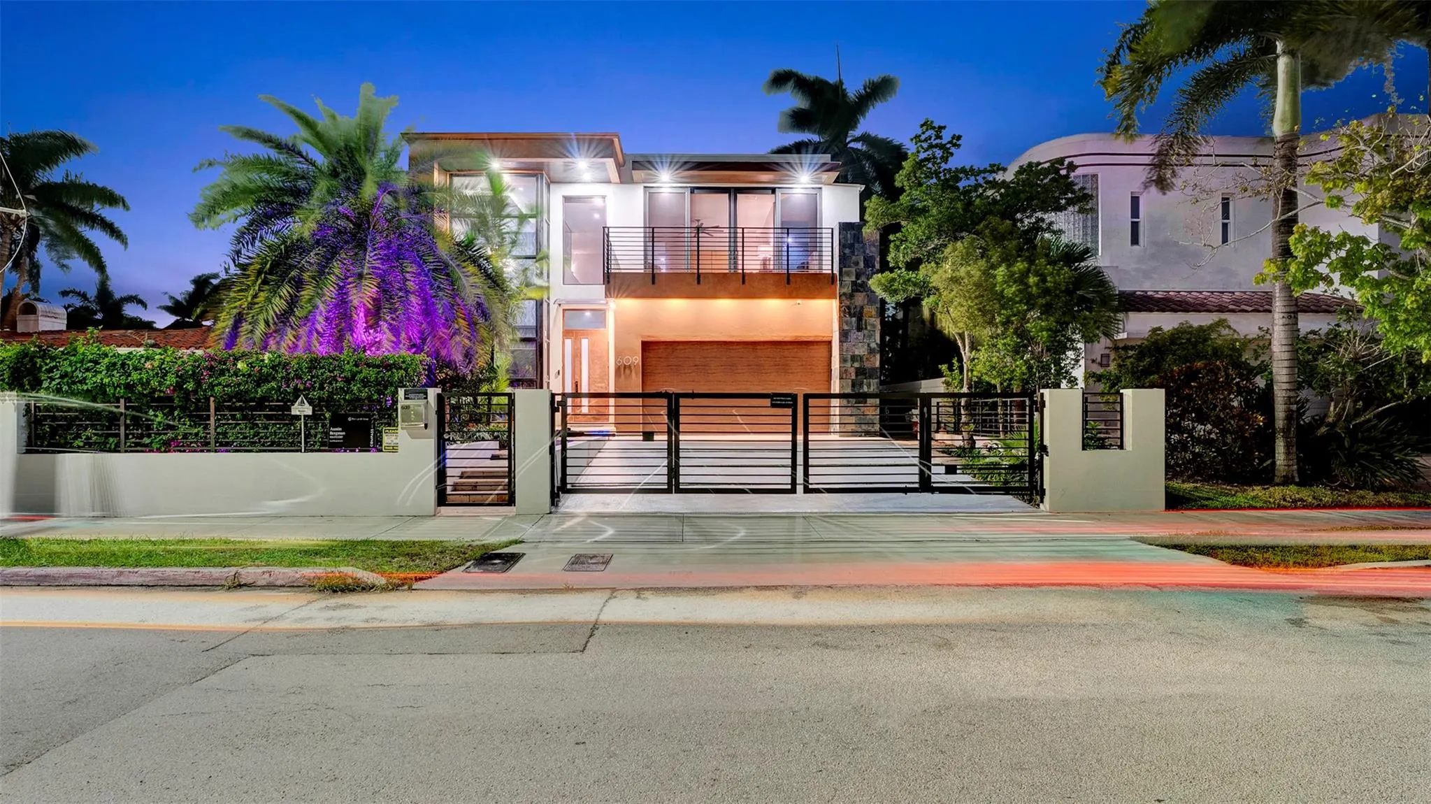 609 Poinciana Dr