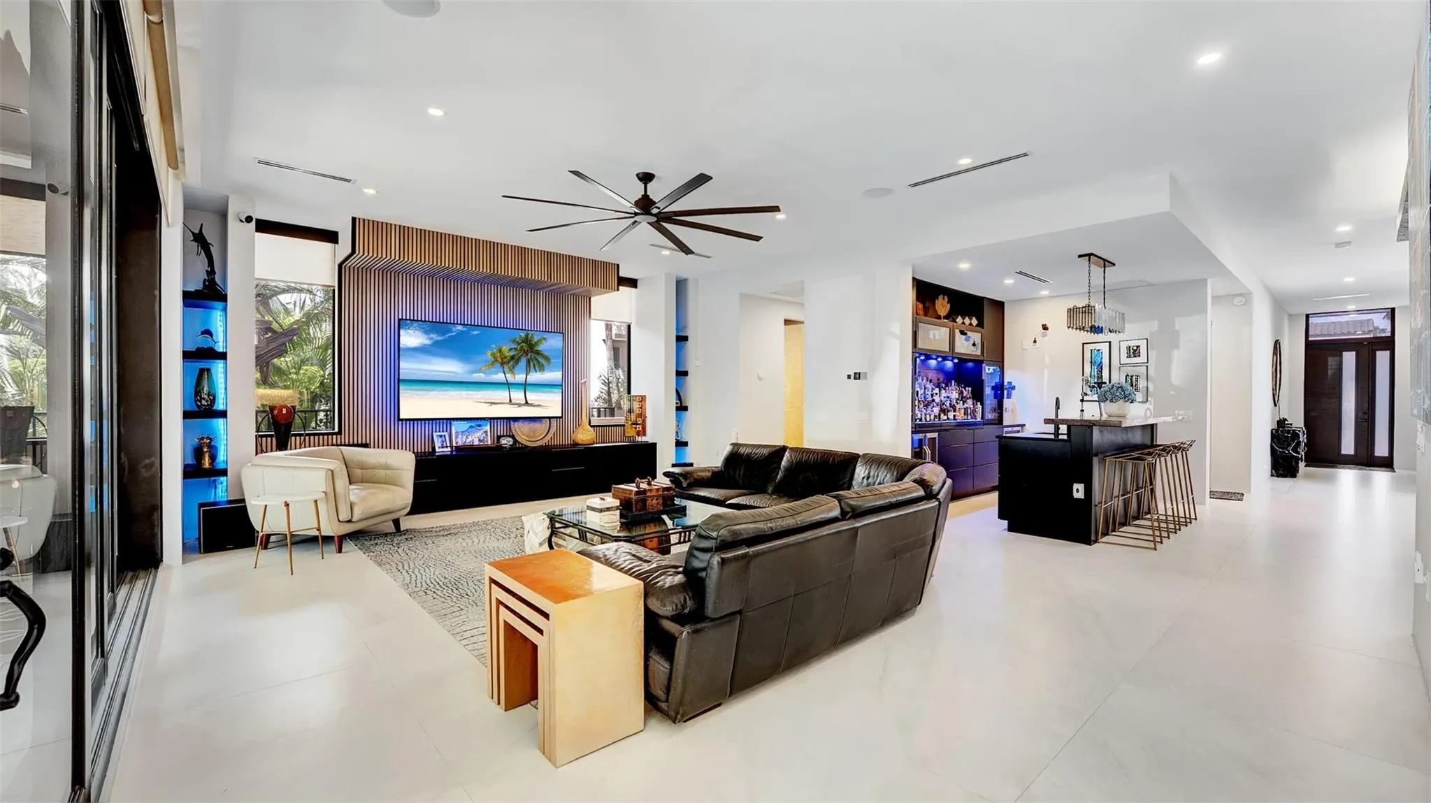 609 Poinciana Dr