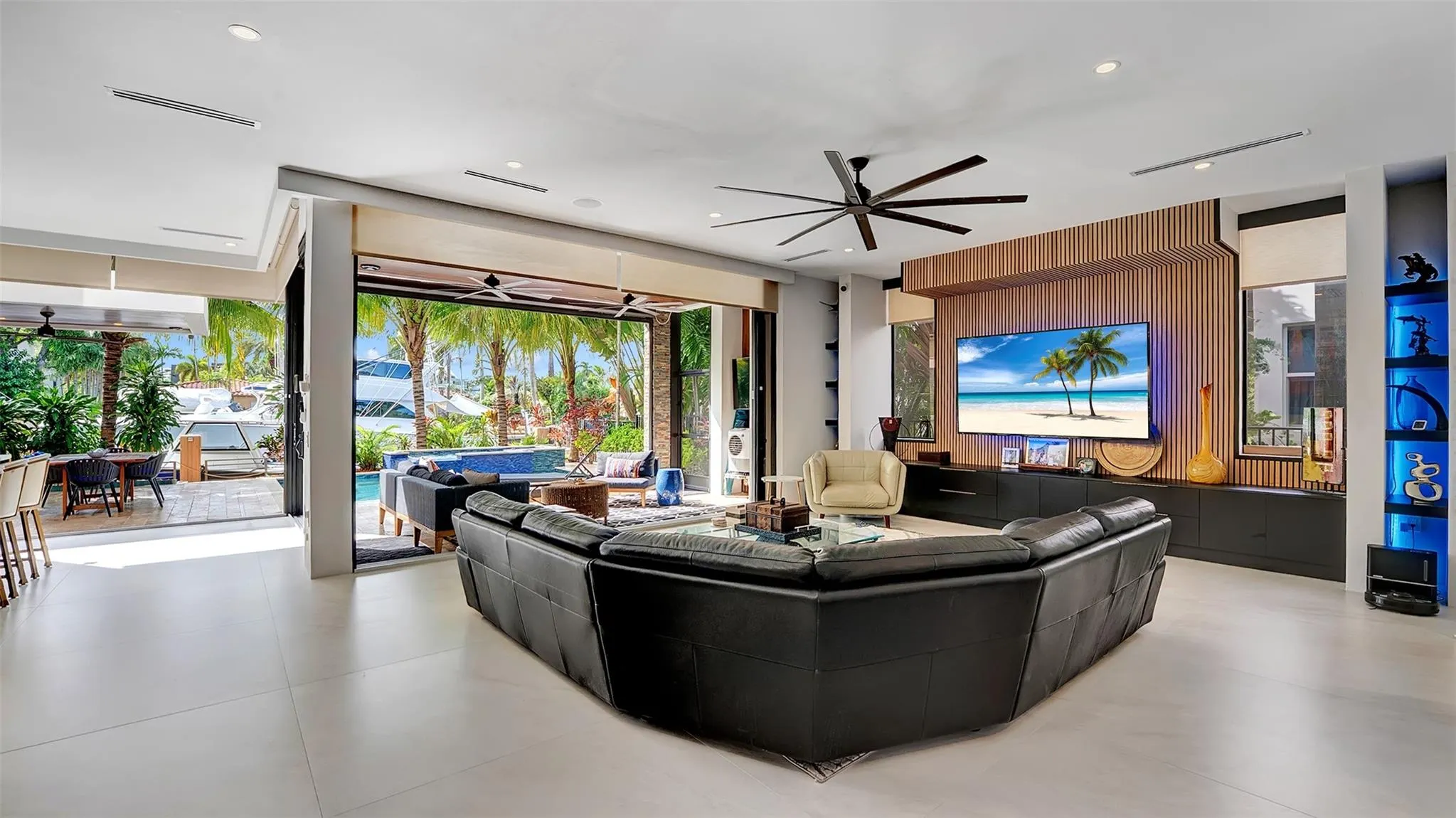 609 Poinciana Dr