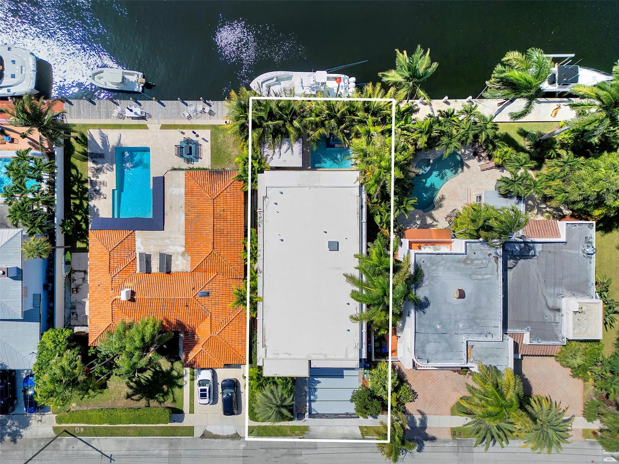 609 Poinciana Dr
