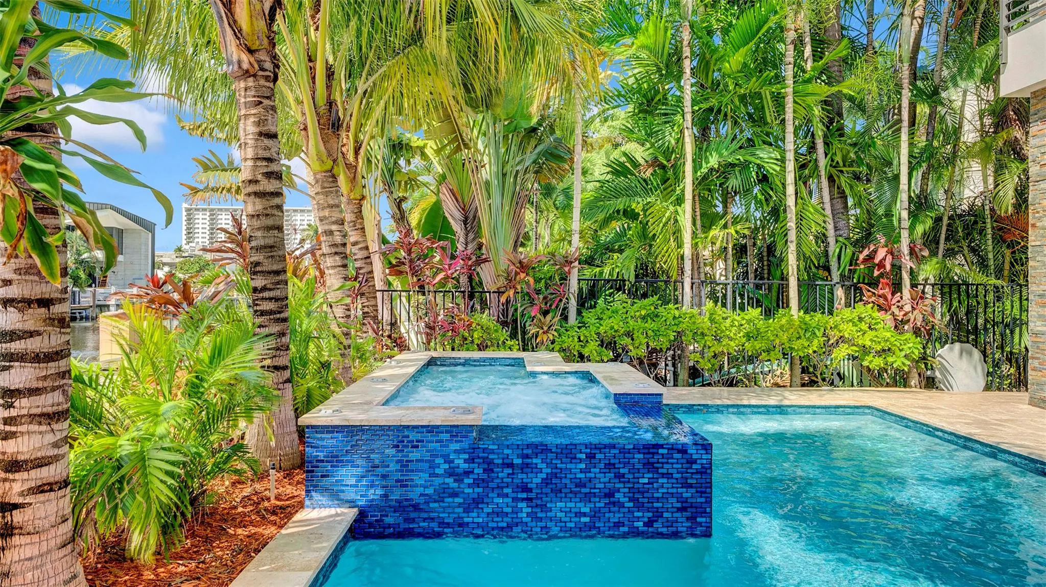 609 Poinciana Dr