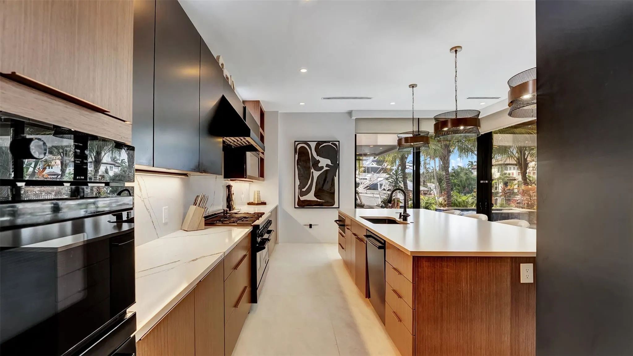 609 Poinciana Dr
