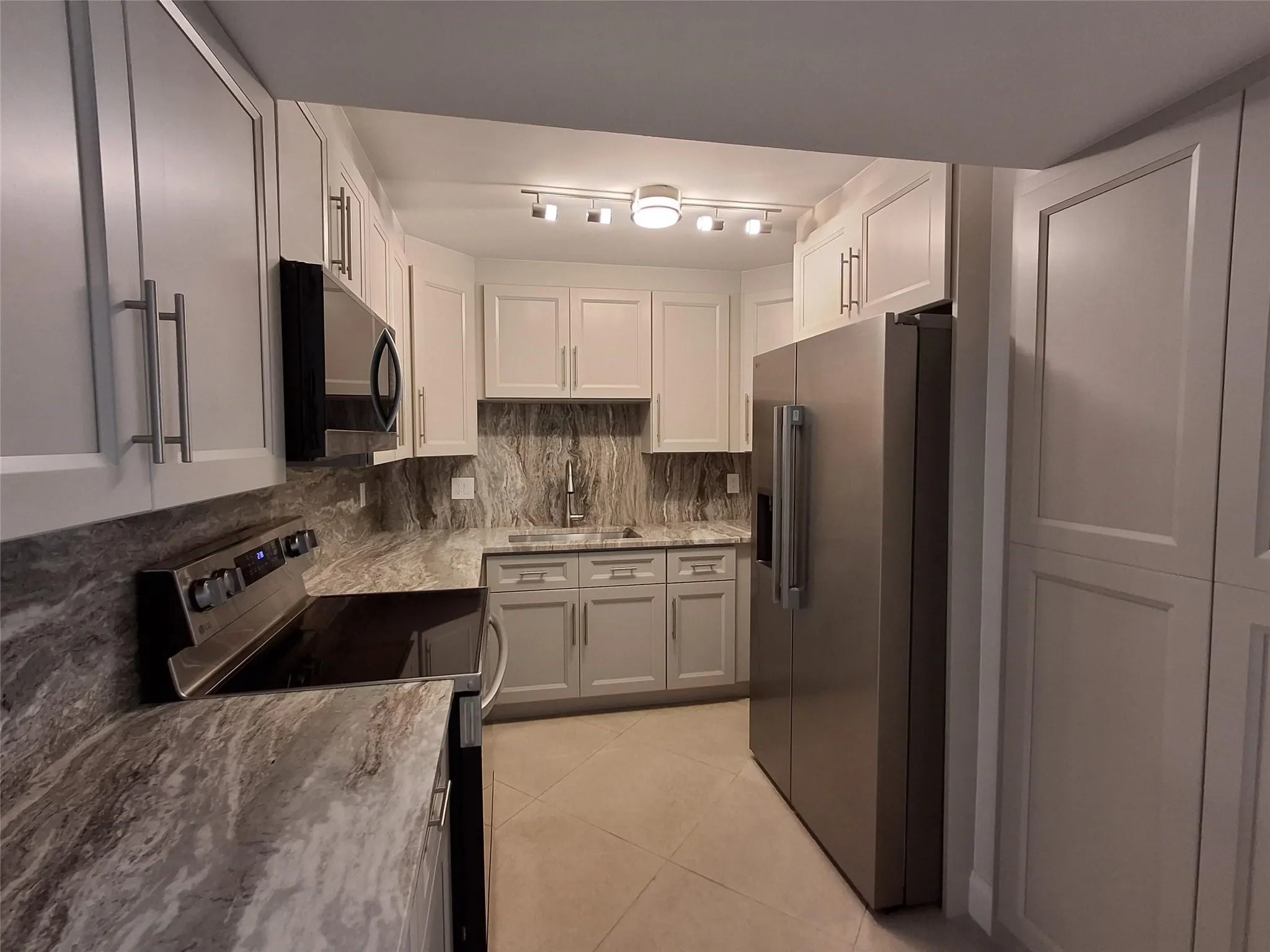 8763 Shadow Wood Blvd, #202