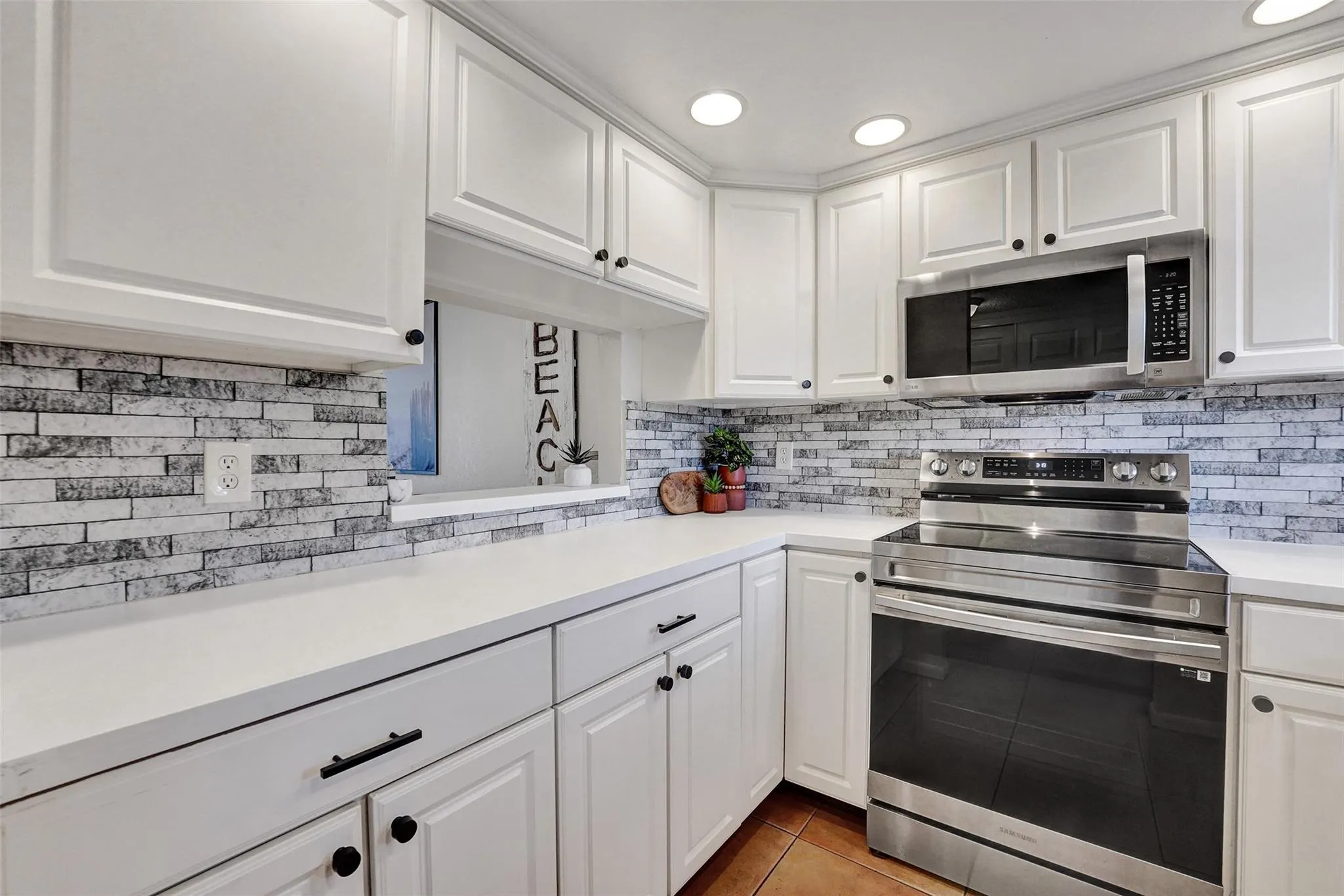 6570 Royal Palm Blvd, #210J