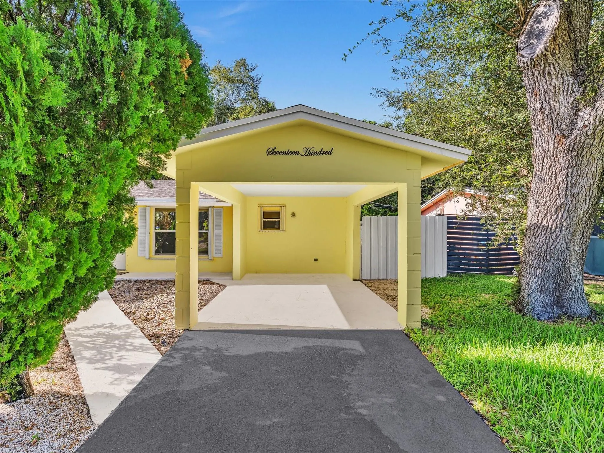 1700 SW 30th St