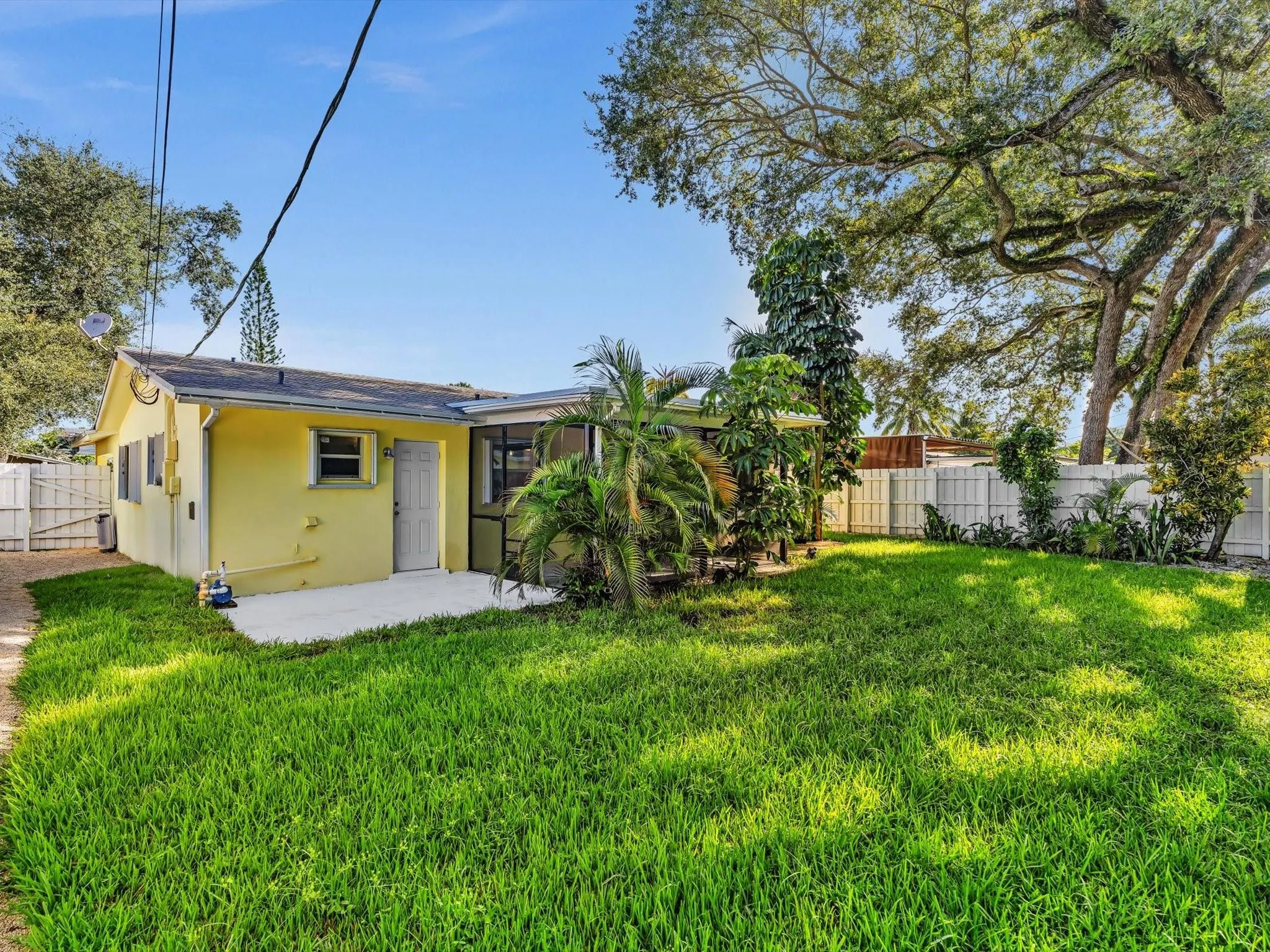 1700 SW 30th St