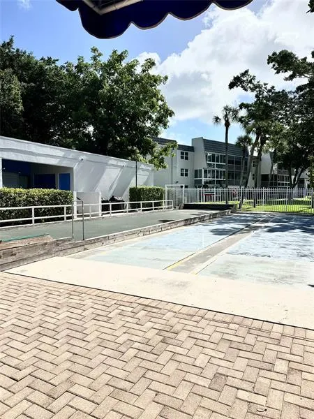 9201 Lime Bay Blvd, #214