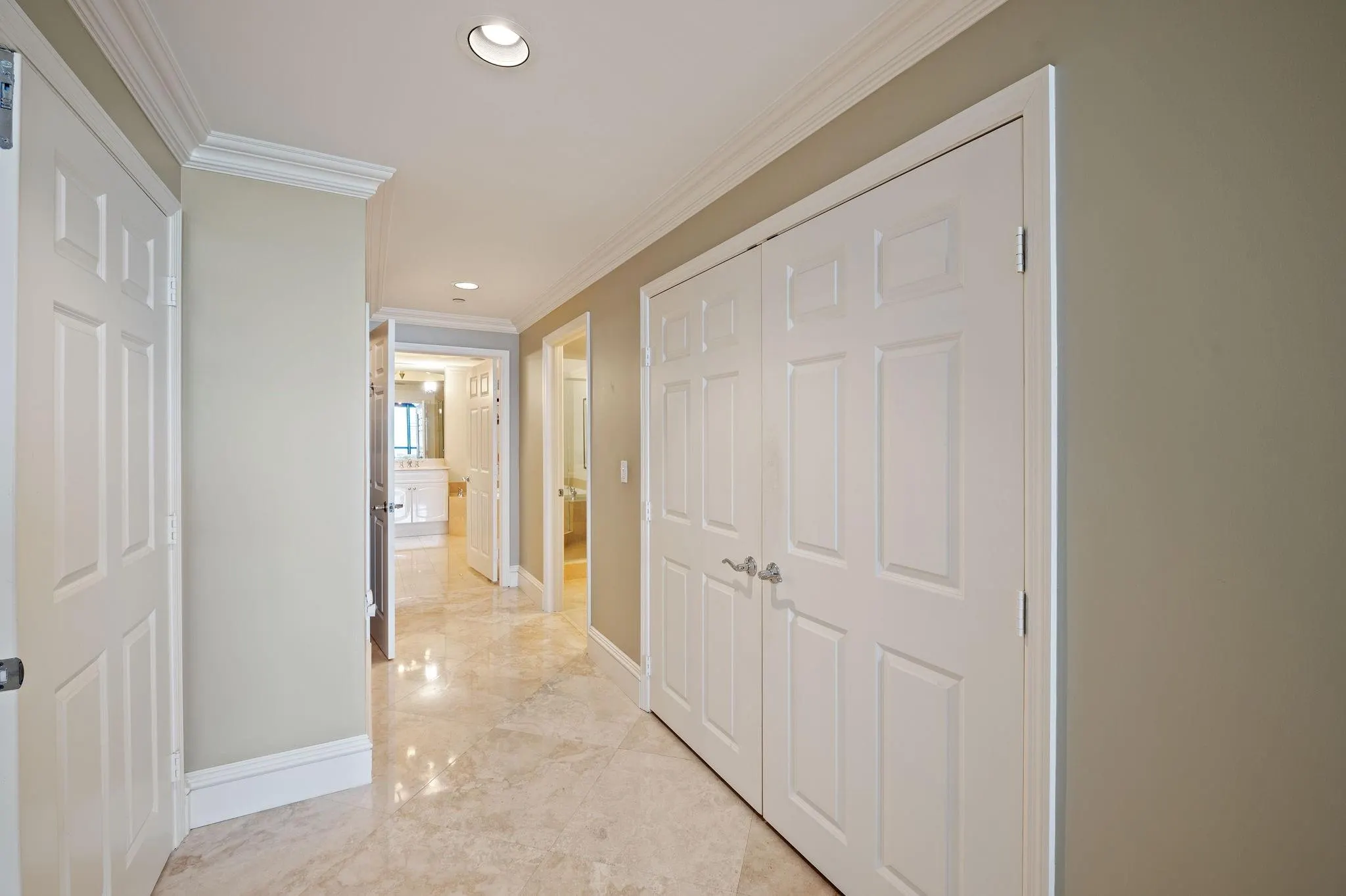 4240 Galt Ocean Dr, #1704