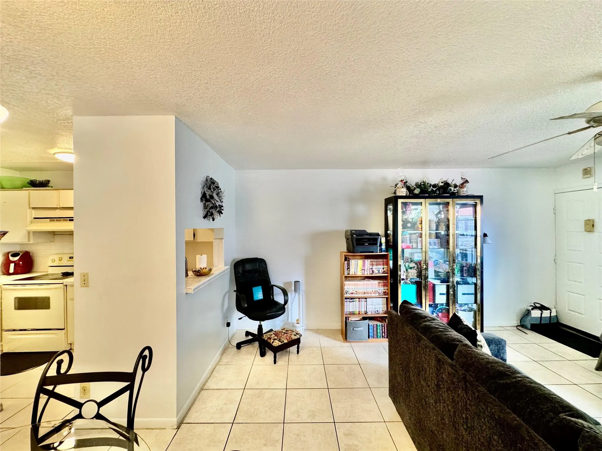 3590 N University Dr, #V-6