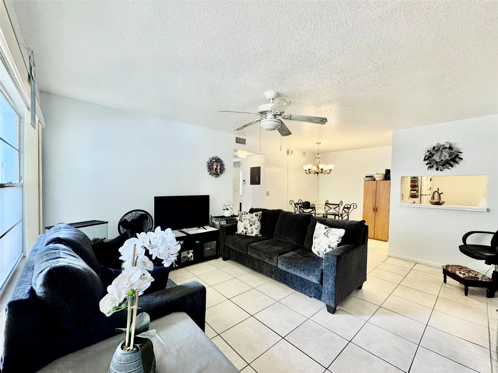 3590 N University Dr, #V-6