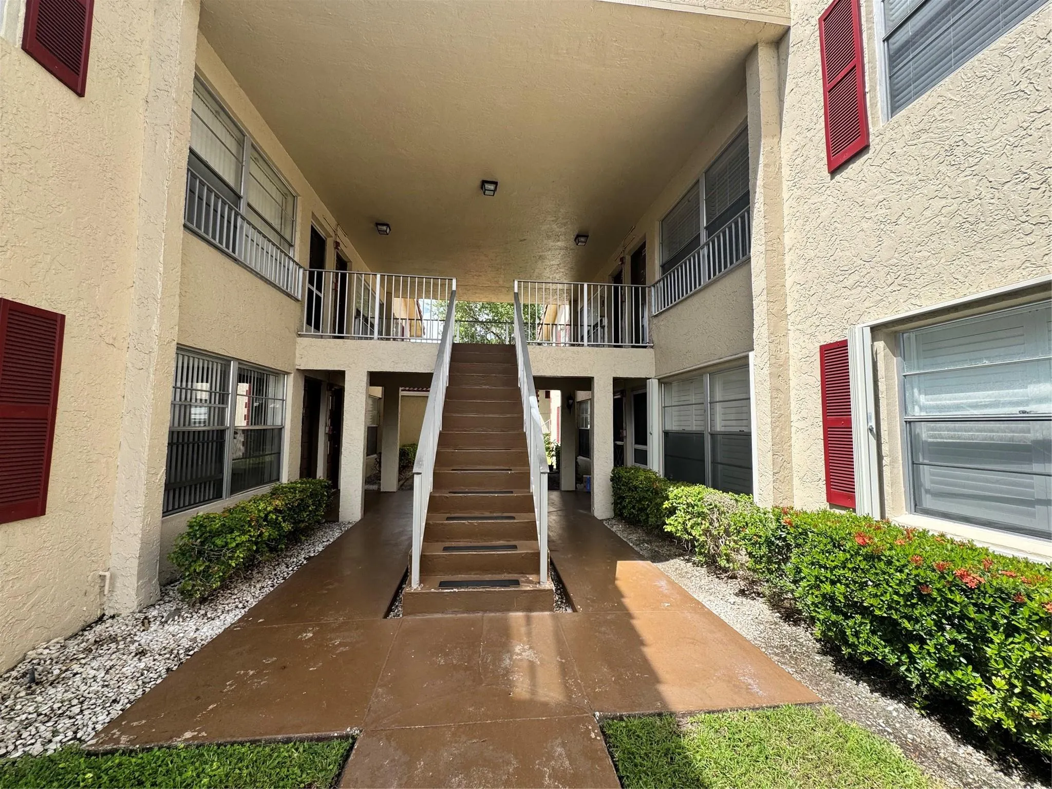 3590 N University Dr, #V-6