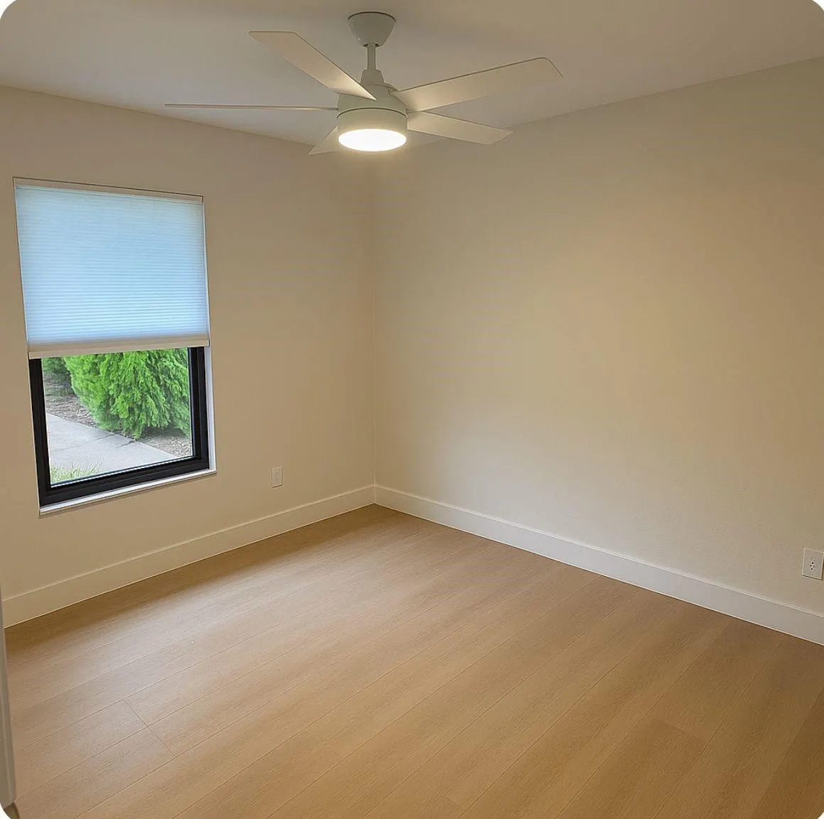 5042 Sheridan St, #2