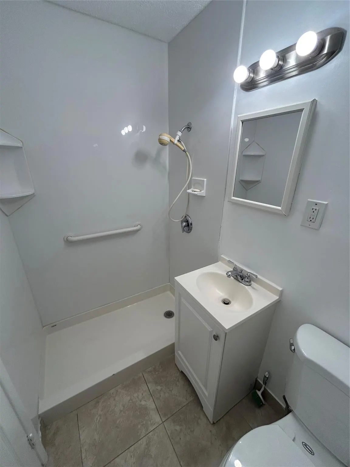 925 NE 17th Ave, #4