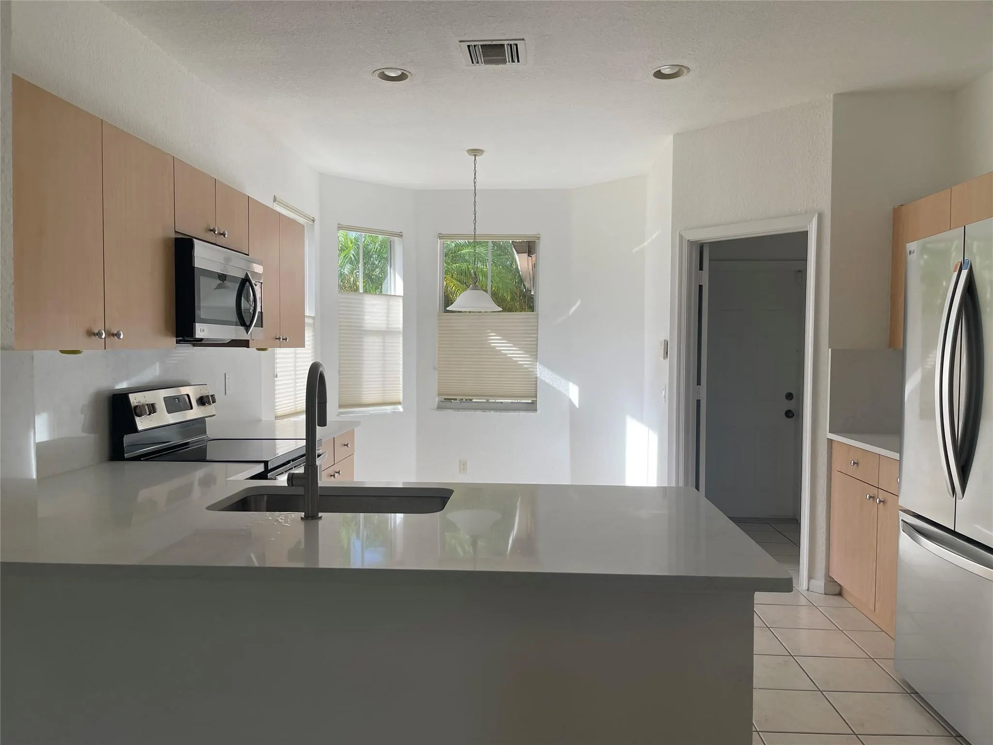 516 Live Oak Ln