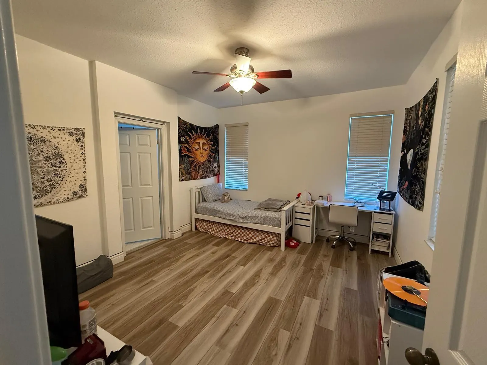 516 Live Oak Ln