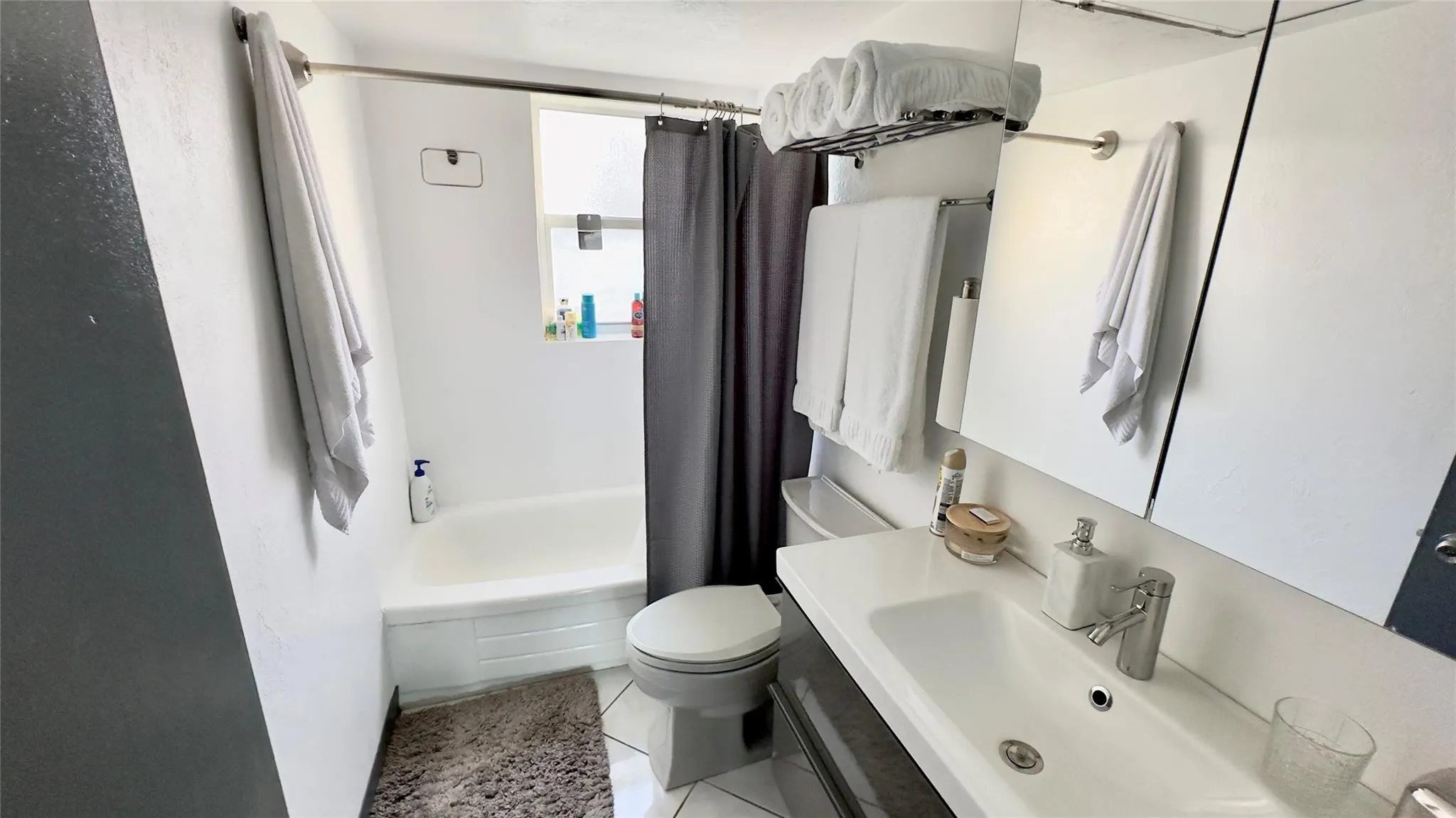 9 N Birch Rd, #403