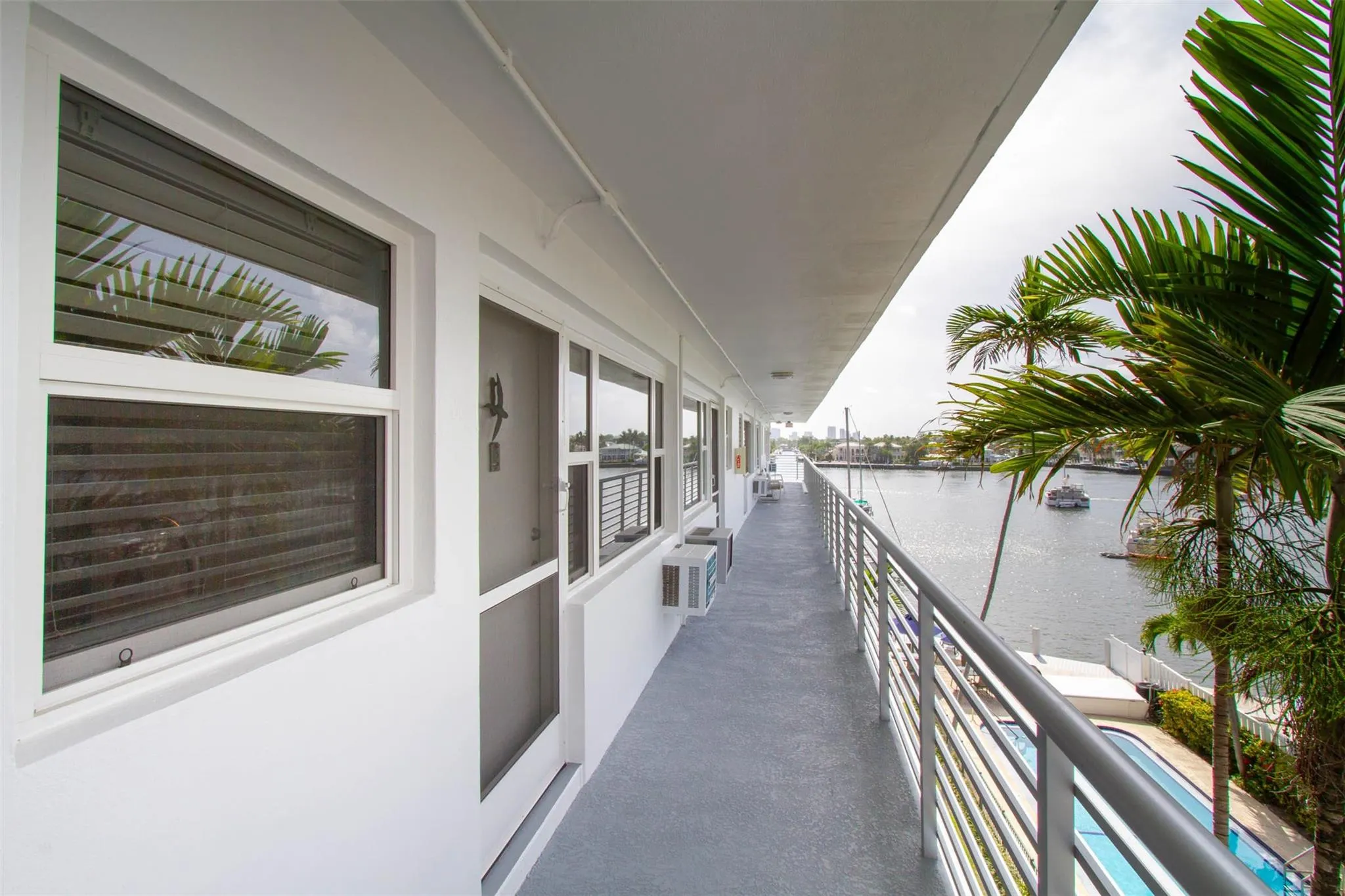 9 N Birch Rd, #403