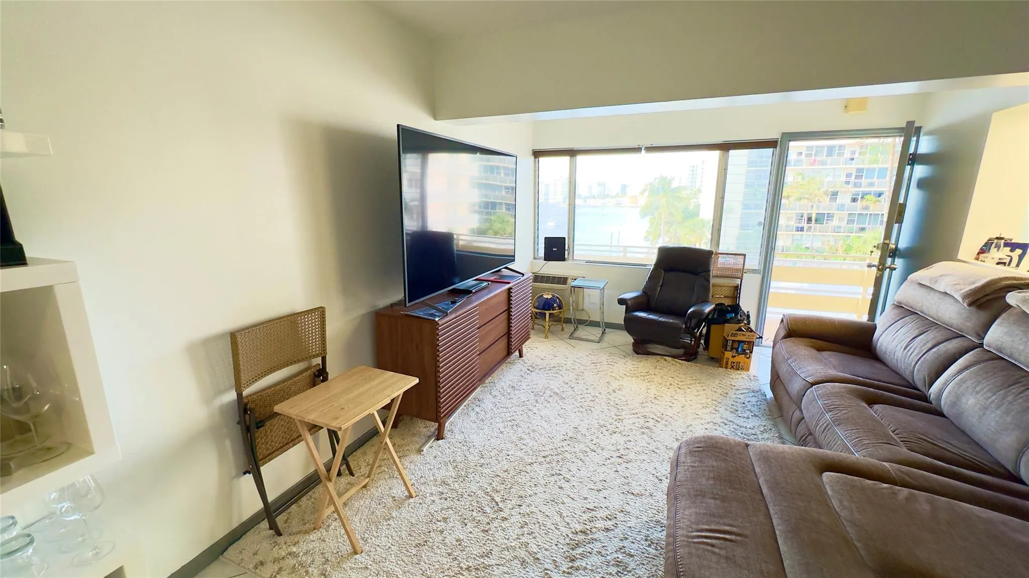 9 N Birch Rd, #403