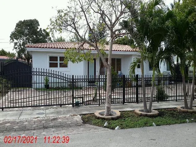 240 NE 27th St