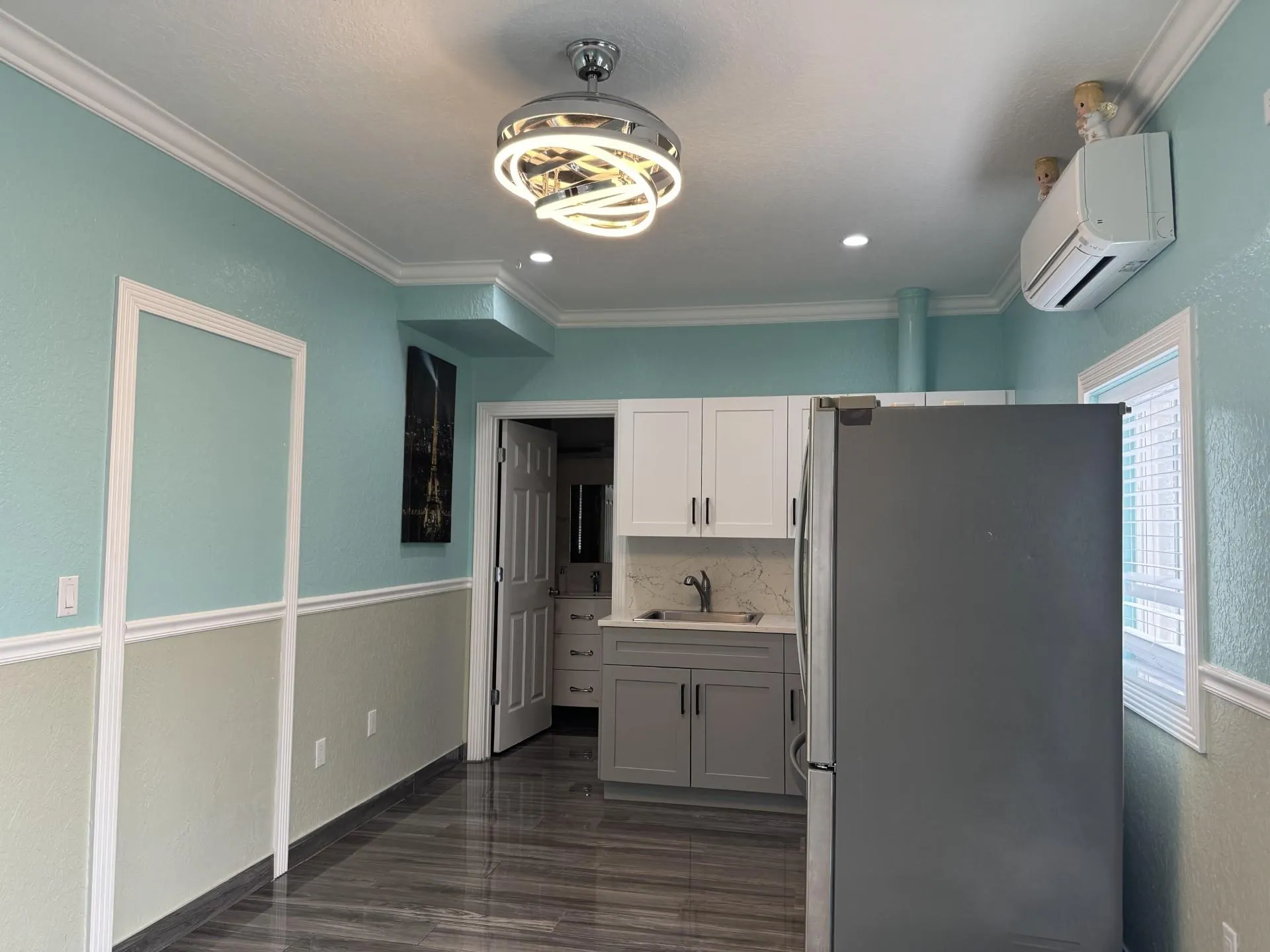 240 NE 27th St
