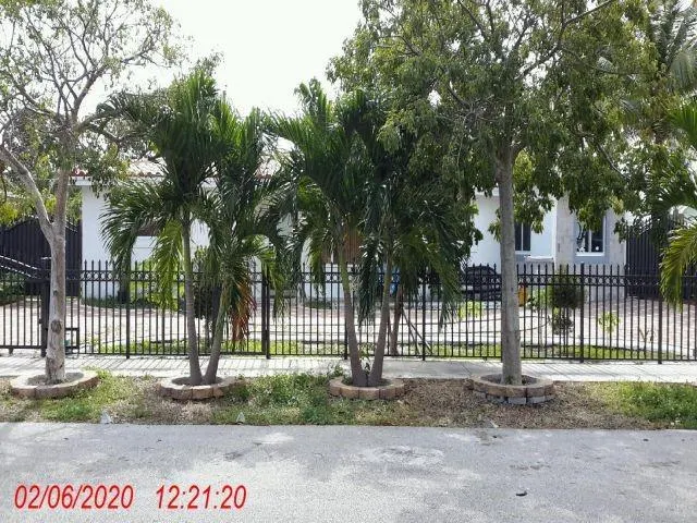 240 NE 27th St