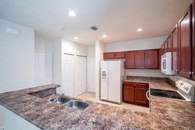 4796 Sierra Ln