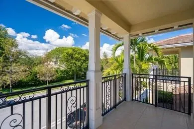 4796 Sierra Ln