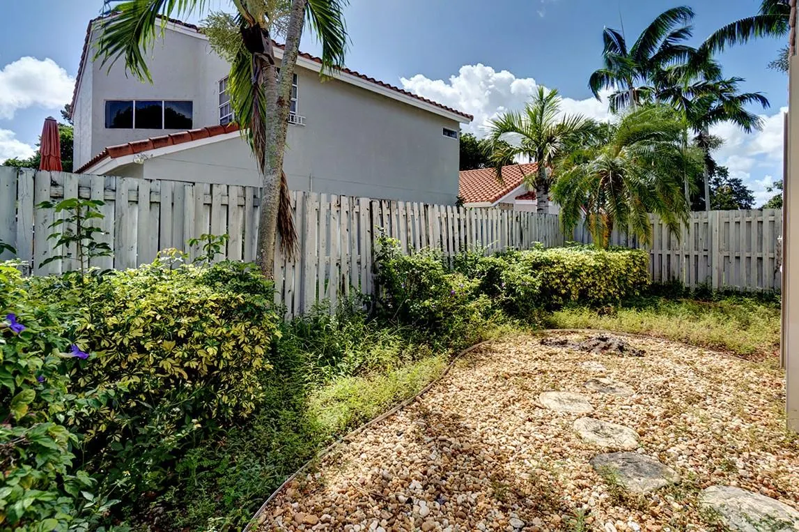 1487 Garden Rd