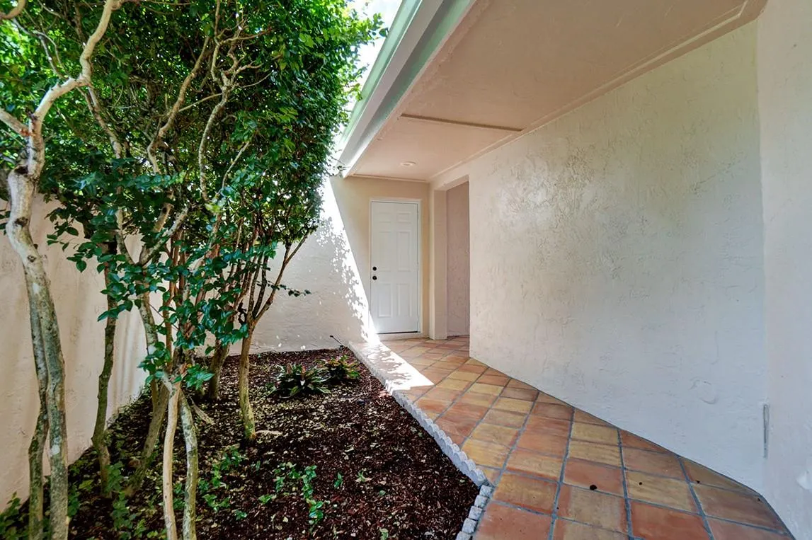 1487 Garden Rd