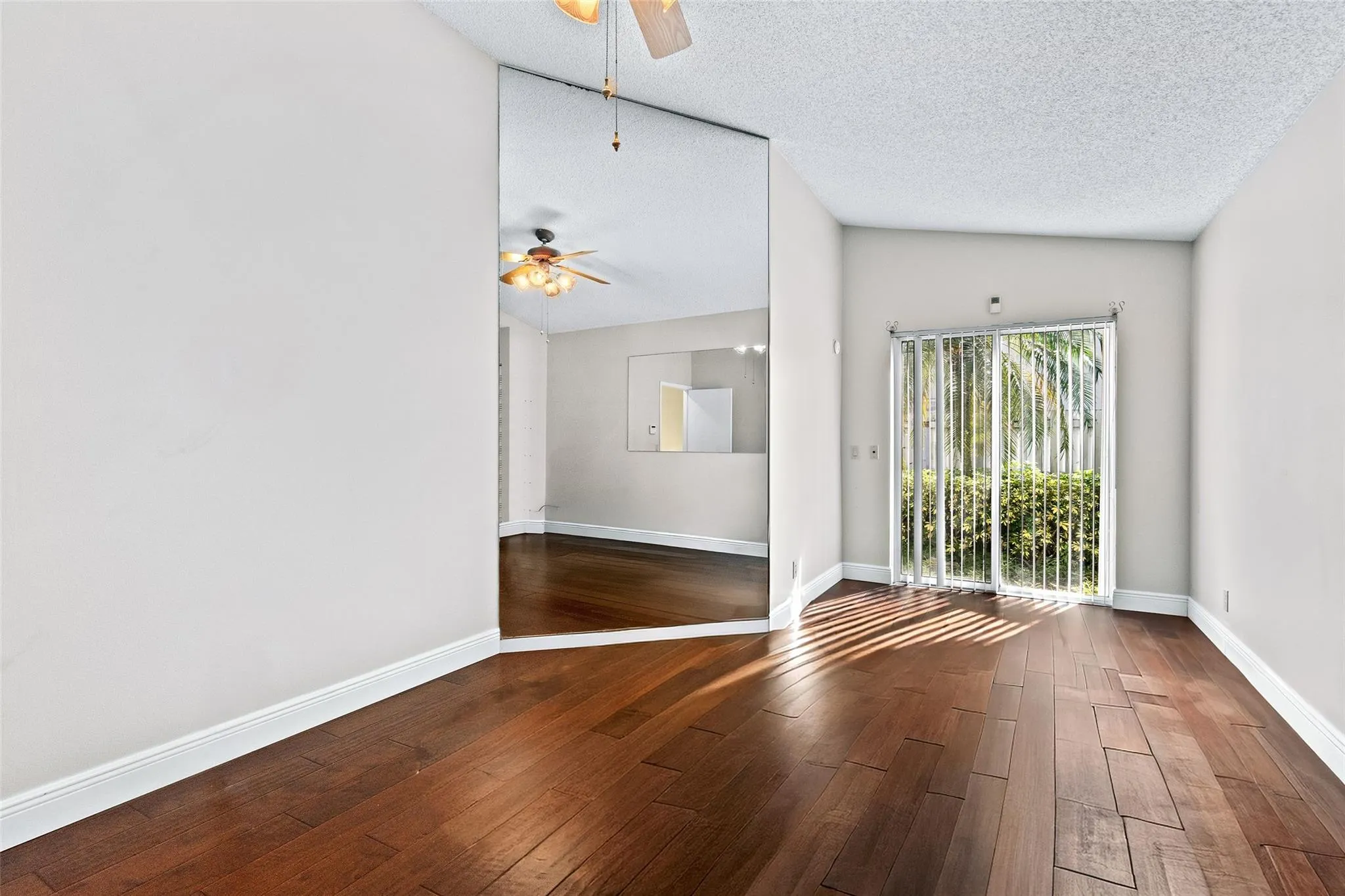 1487 Garden Rd