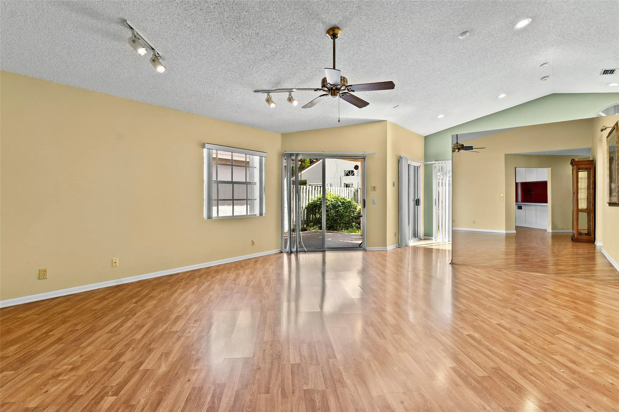 1487 Garden Rd